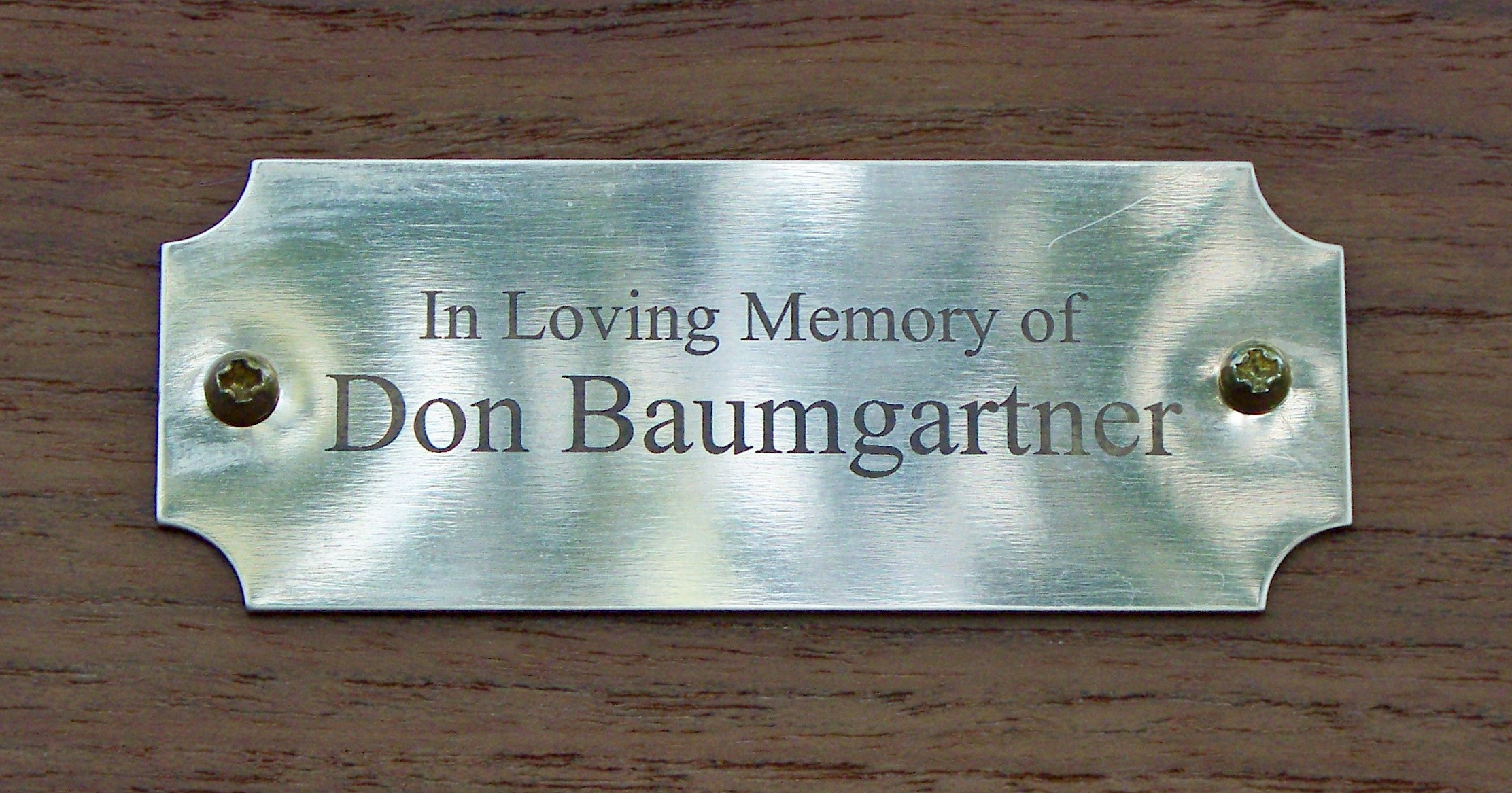 Photo_DONALD_F_BAUMGARTNER_Memorial_Bench_Nameplate